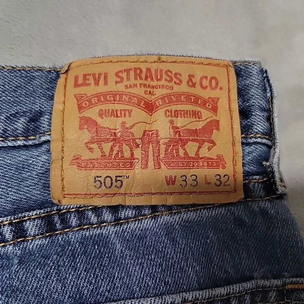 Levi Jeans Mens 33x32  Blue 505 Regular Fit Straight Leg Denim Casual Workwear